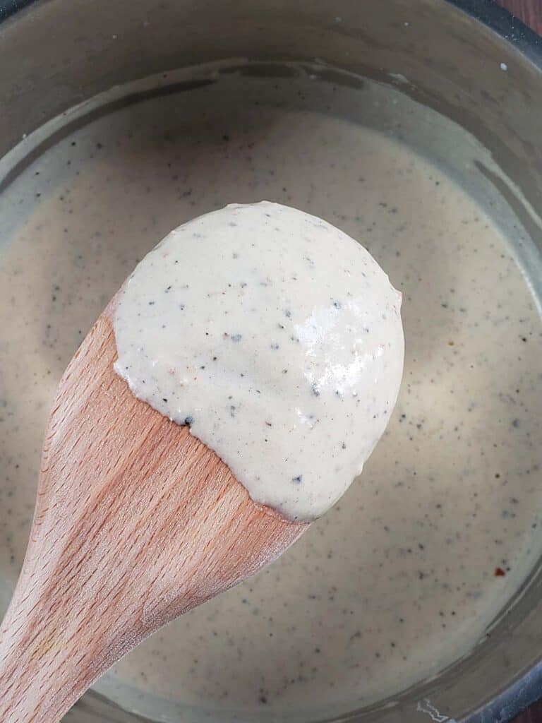 Bechemel in a sauce pan.